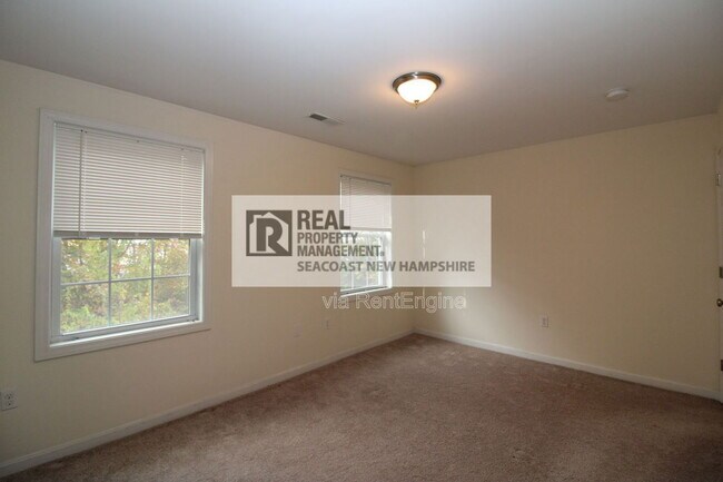 Building Photo - 2 Waverly Dr