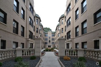 Building Photo - 4039.5 N Ashland Ave