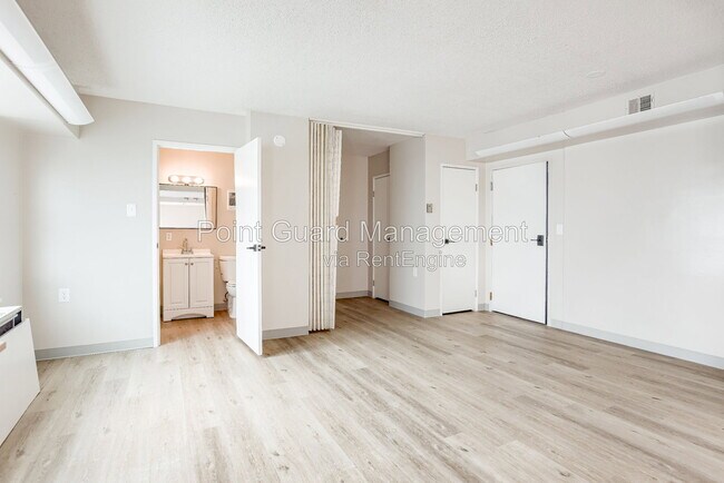 Building Photo - 7460 Graceland Dr
