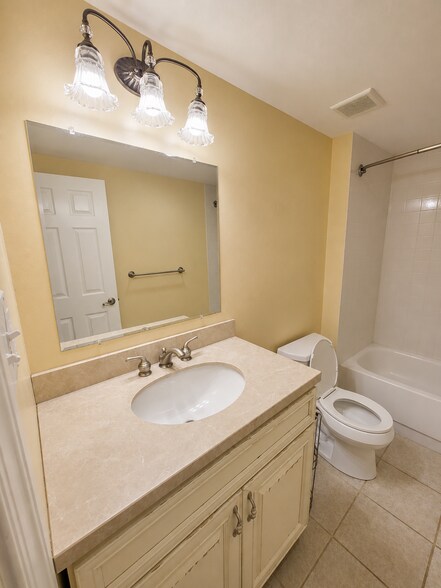 Building Photo - 91 Drummers Ln