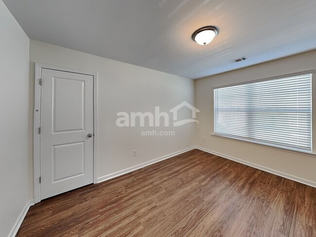 Building Photo - 227 Ivy Brook Dr