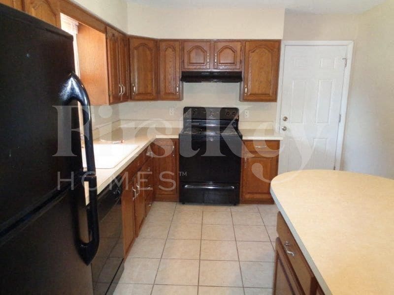 Building Photo - 501 Harmony Dr