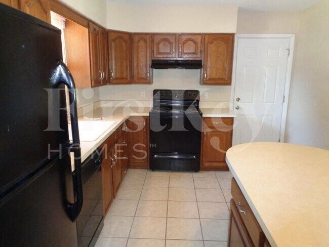 Building Photo - 501 Harmony Dr