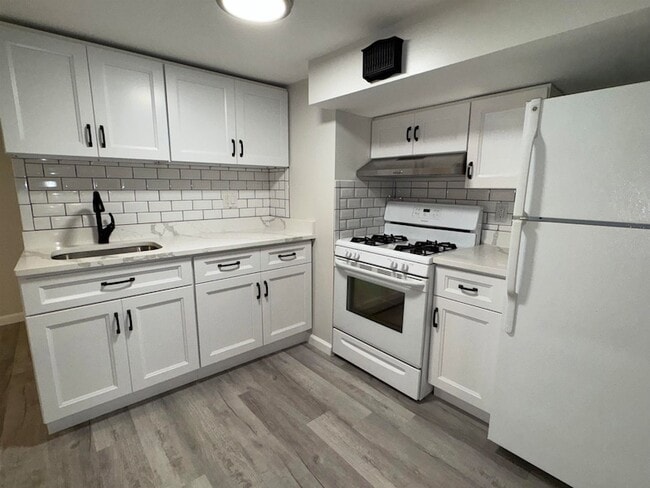 Primary Photo - 7307 Park Ave