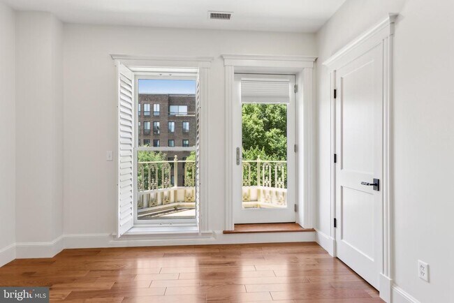 Building Photo - 1641 R St NW