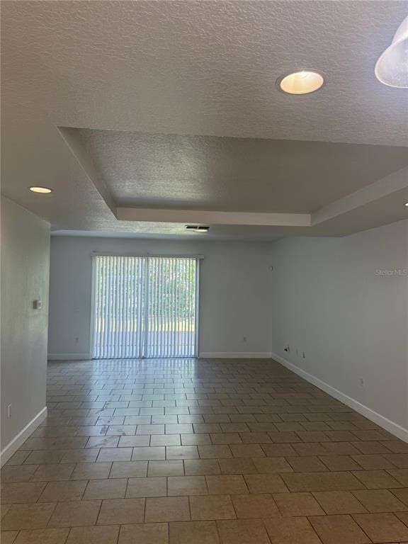 Building Photo - 2053 Green Oak Ct