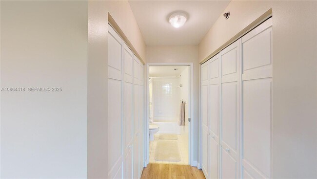 Building Photo - 19701 E Country Club Dr