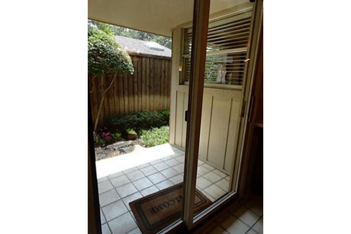 Building Photo - 2304 Canyon Valley Trail