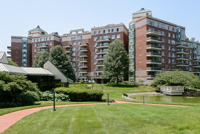 Building Photo - 100 Hilton Ave