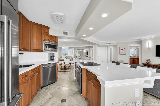 Building Photo - 500 S Ocean Blvd