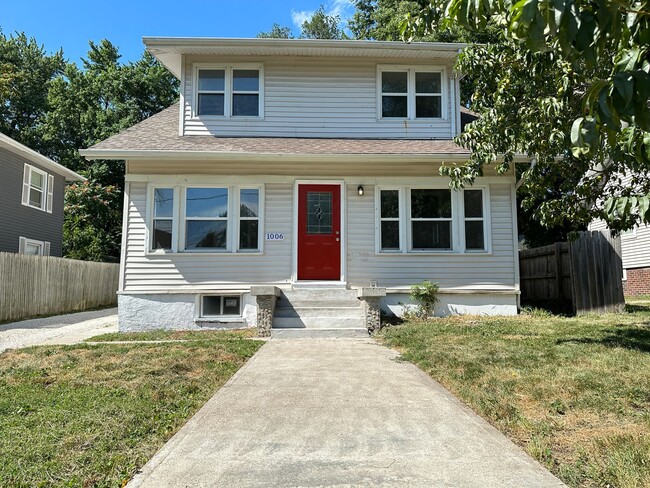 Primary Photo - Updated 3 Bedroom 1,800 SQFT Home for Rent