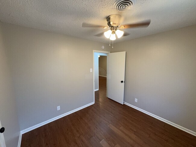 Building Photo - 1205 Kathey Dr