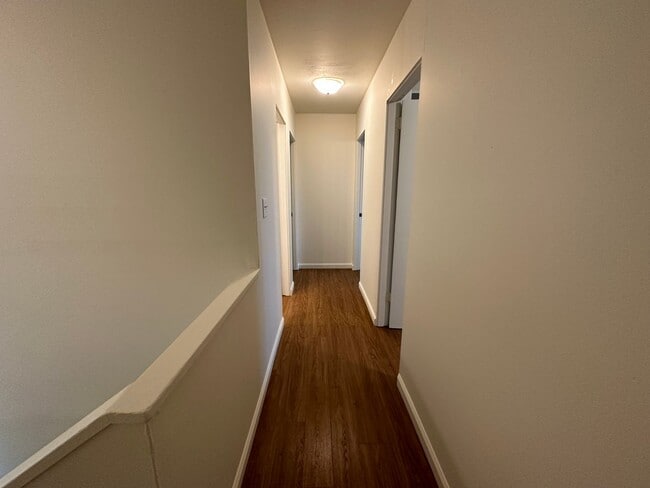 Building Photo - South Tabor 3 Bedroom 1.5 Bath - W/S/G, an...