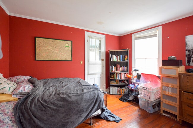 Building Photo - 25 George St