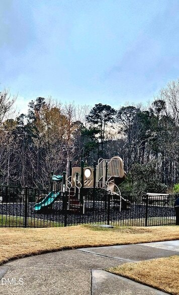 Building Photo - 313 Brier Crossings Loop