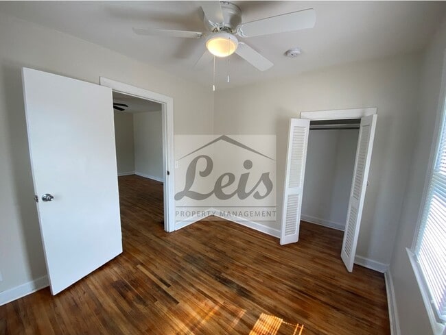 Building Photo - 902 Sycamore St