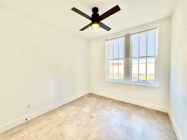 Building Photo - 2102 Mechanic St