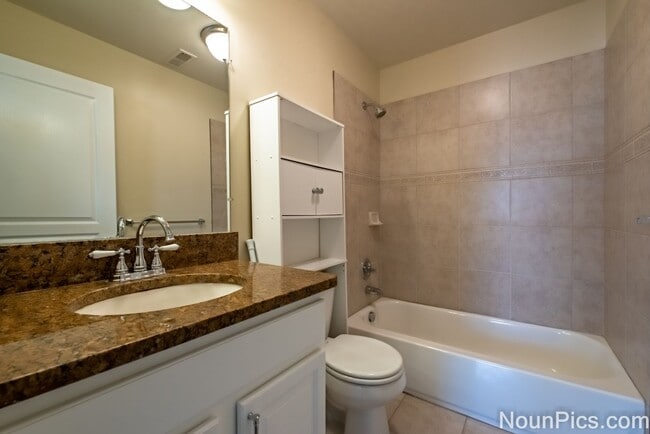 Building Photo - Beautiful 3 bedroom Condominium in Hazel Park