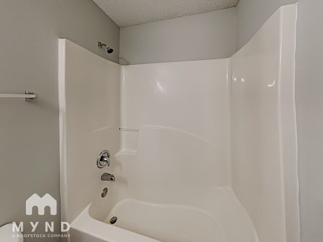 Building Photo - 2369 Sapphire Ct