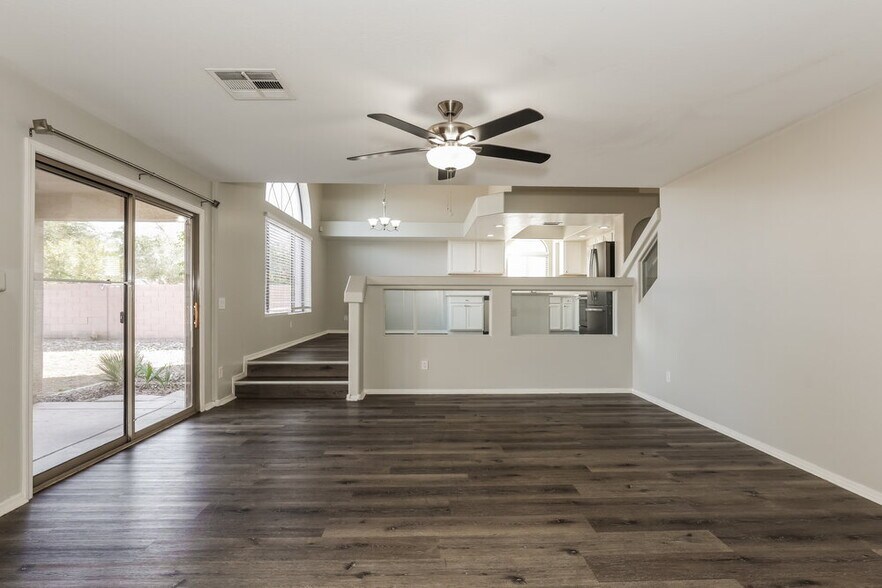 Building Photo - 7592 W Marlette Ave