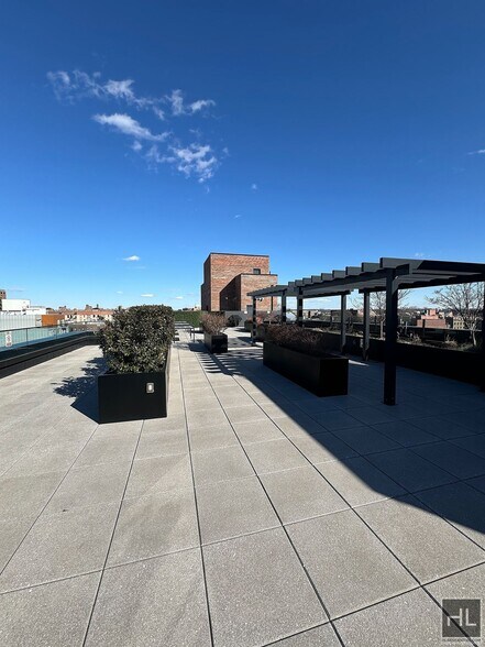 Building Photo - NORTHERN BOULEVARD