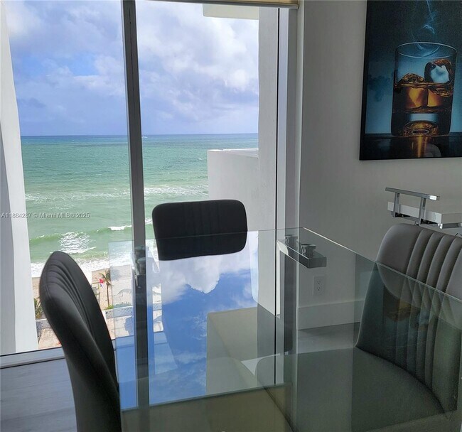 Building Photo - 2030 S Ocean Dr