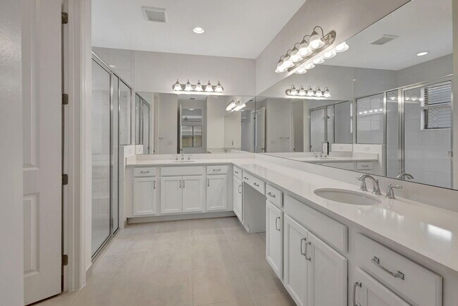 Building Photo - 12557 SW Rain River Dr