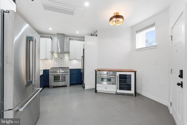 Building Photo - 718 Rhode Island Ave NW