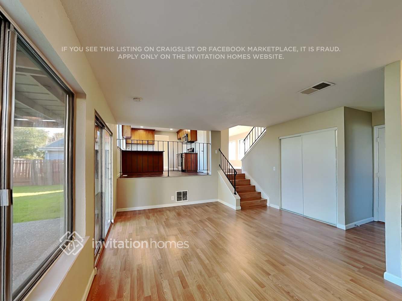 Building Photo - 437 Royal Oaks Dr