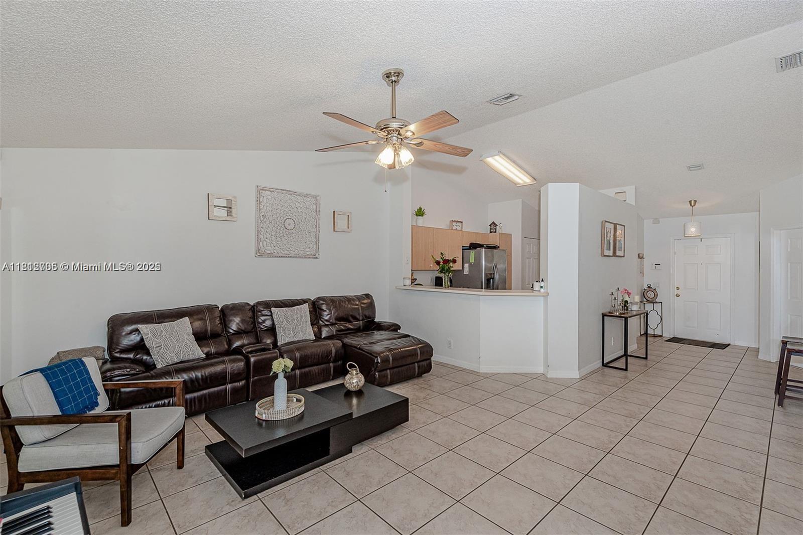 Building Photo - 1641 Zenith Way