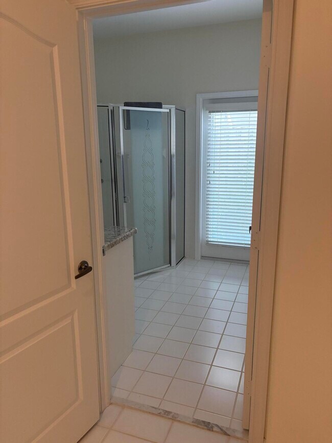 Building Photo - 927 Augusta Pointe Dr