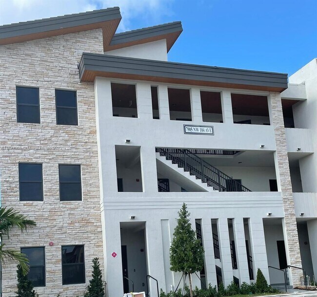 Building Photo - 7905 NW 104th Ave