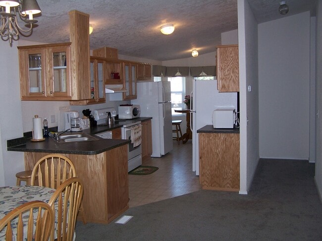 Building Photo - 1325 Cresent Ave