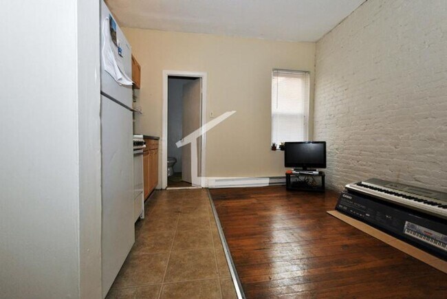 Building Photo - 9/1 No Fee! Charming 2BR apartment in Mission Hill!