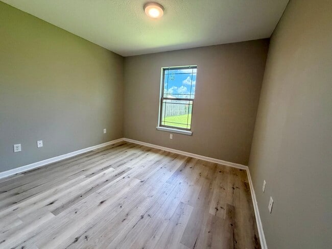 Building Photo - 2419 Cocoa Ave