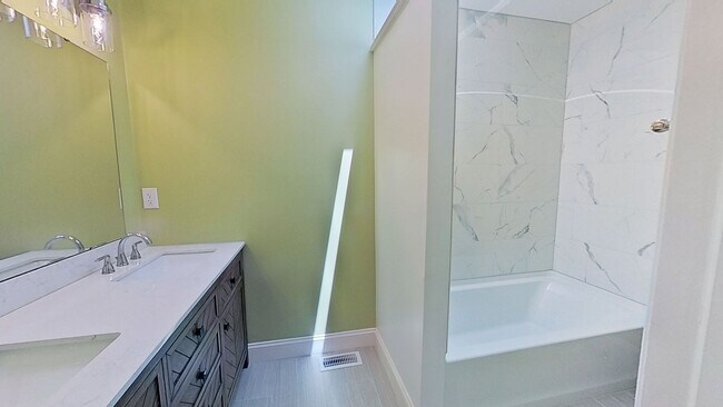 Building Photo - Newly Renovated 3 Bedroom Home