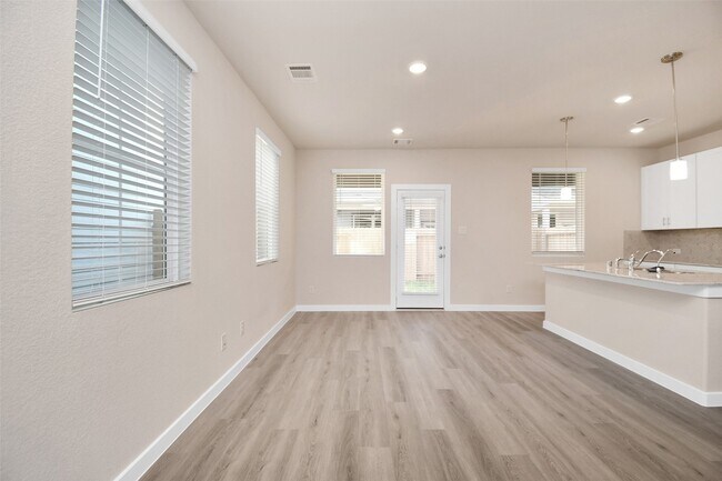 Building Photo - 8414 Rising Stream Dr