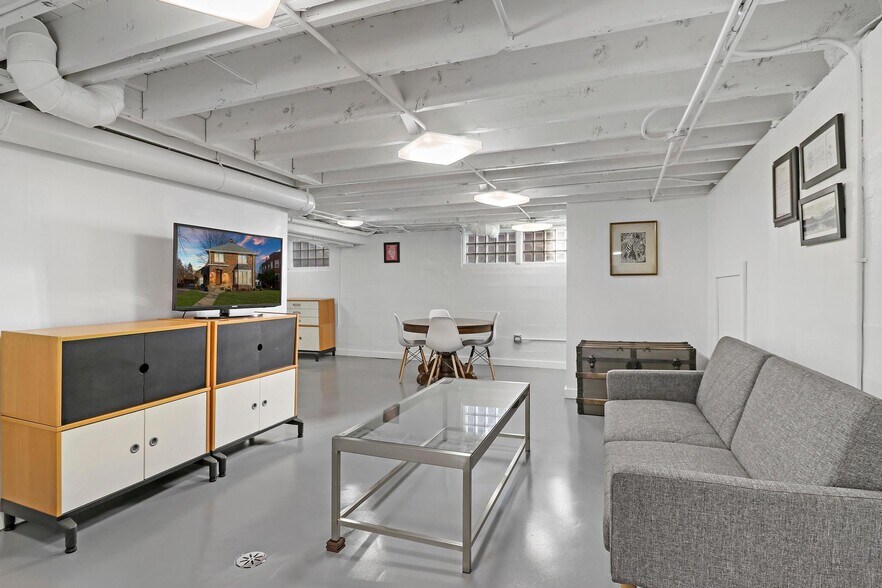 Building Photo - 1317 N Jackson St