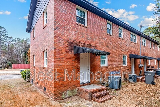 Building Photo - 816 Pilot Ave