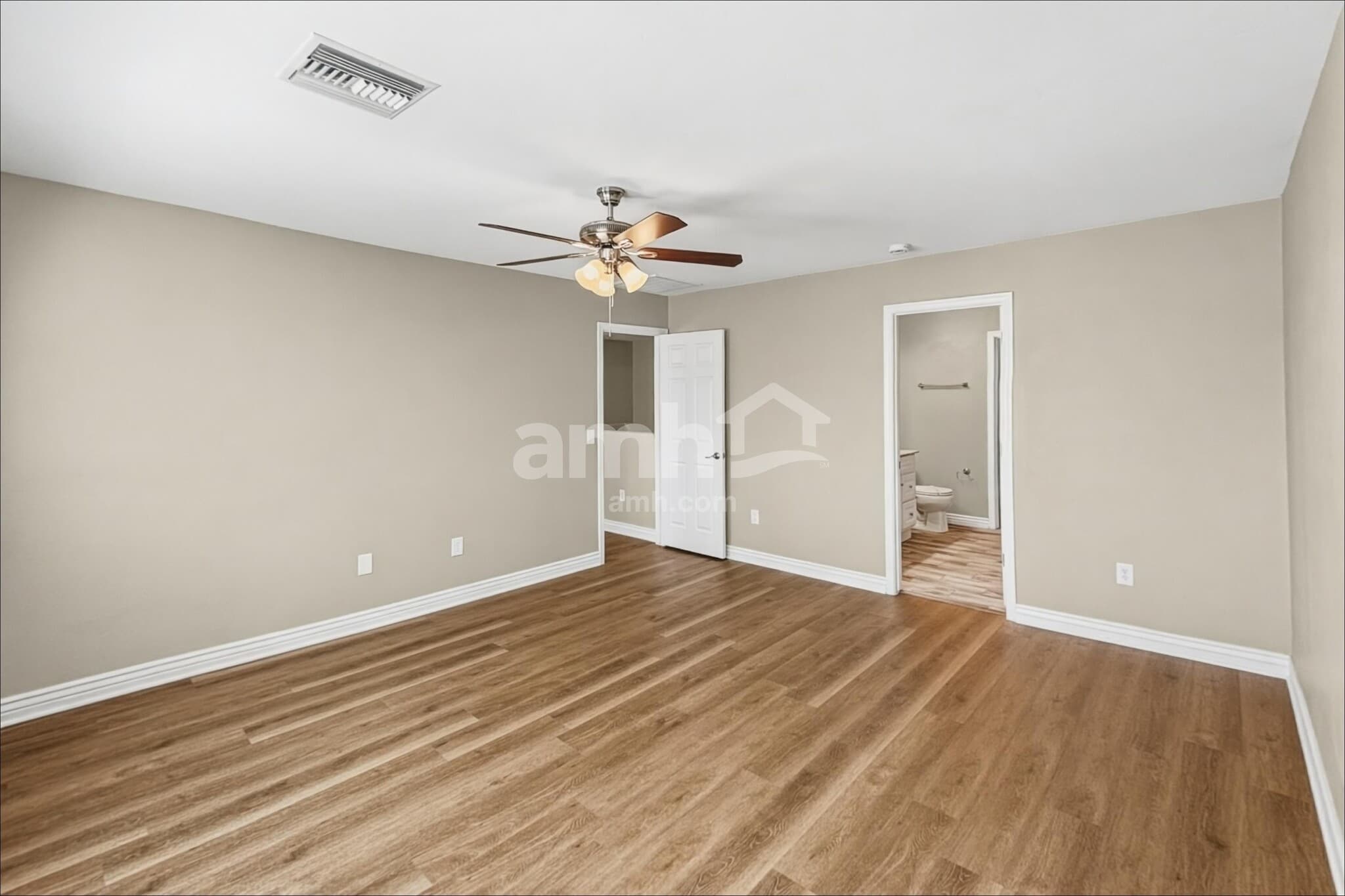 Building Photo - 8933 N Country Cove Tr