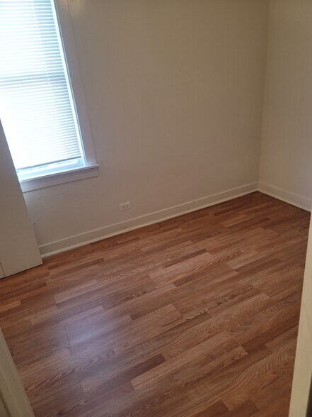 Building Photo - 5118 S Hermitage Ave