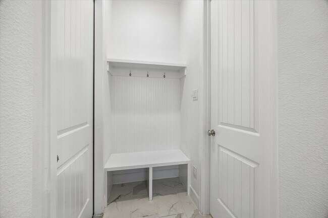 Building Photo - 311 Sikes St