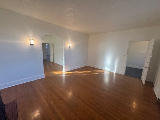 Building Photo - 3508 Grantley Rd