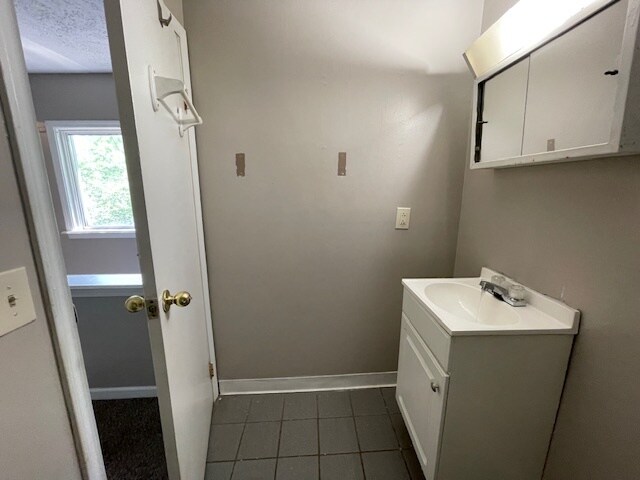 Building Photo - 504 W Navarre St