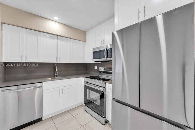 Building Photo - 1709 N 59th Terrace