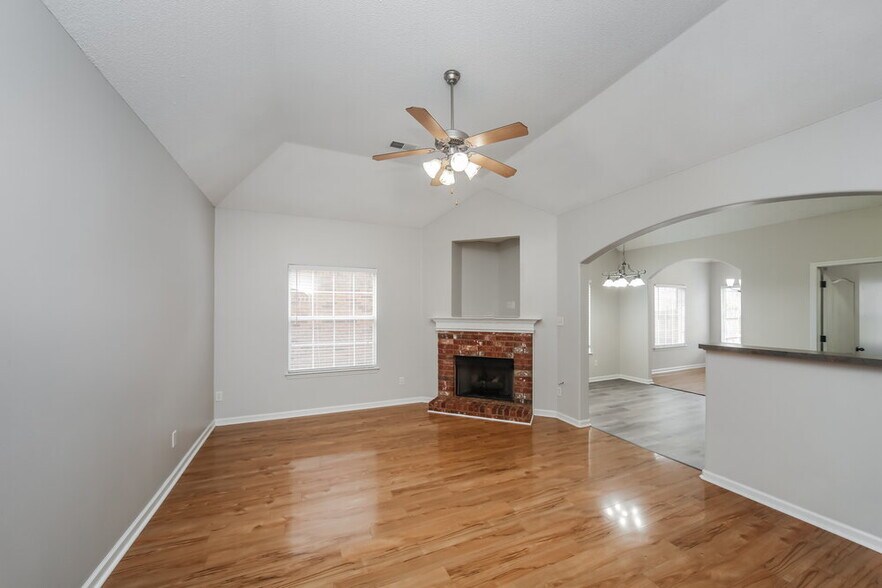 Building Photo - 1014 Cassabella Cove