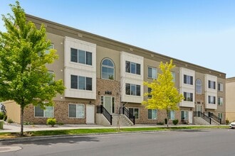 Building Photo - 734 E 500 S