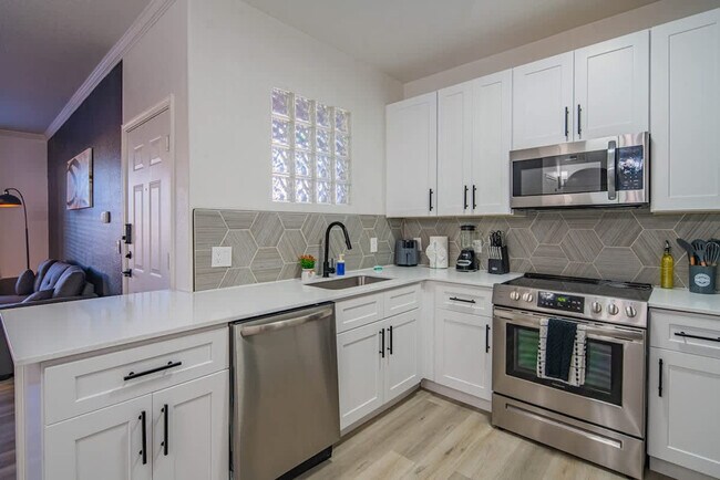 Building Photo - 7455 N 95th Ave