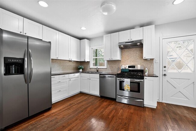 Building Photo - 6106 Bull Creek Rd