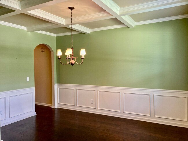 Building Photo - Spacious Grovetown Home
